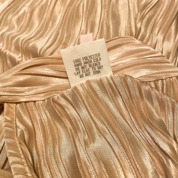 Heart & Soul Gold Pleated High-Neck Halter Top - Picture 4 of 5